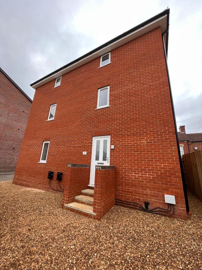 דירות Superb Modern Flat In Northampton, Parking &Ev מראה חיצוני תמונה