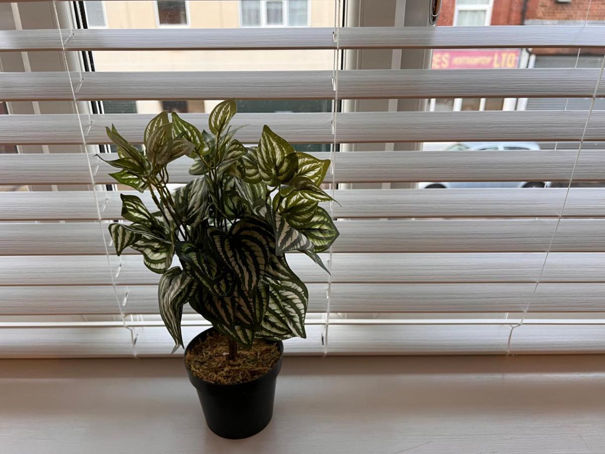 דירות Superb Modern Flat In Northampton, Parking &Ev מראה חיצוני תמונה