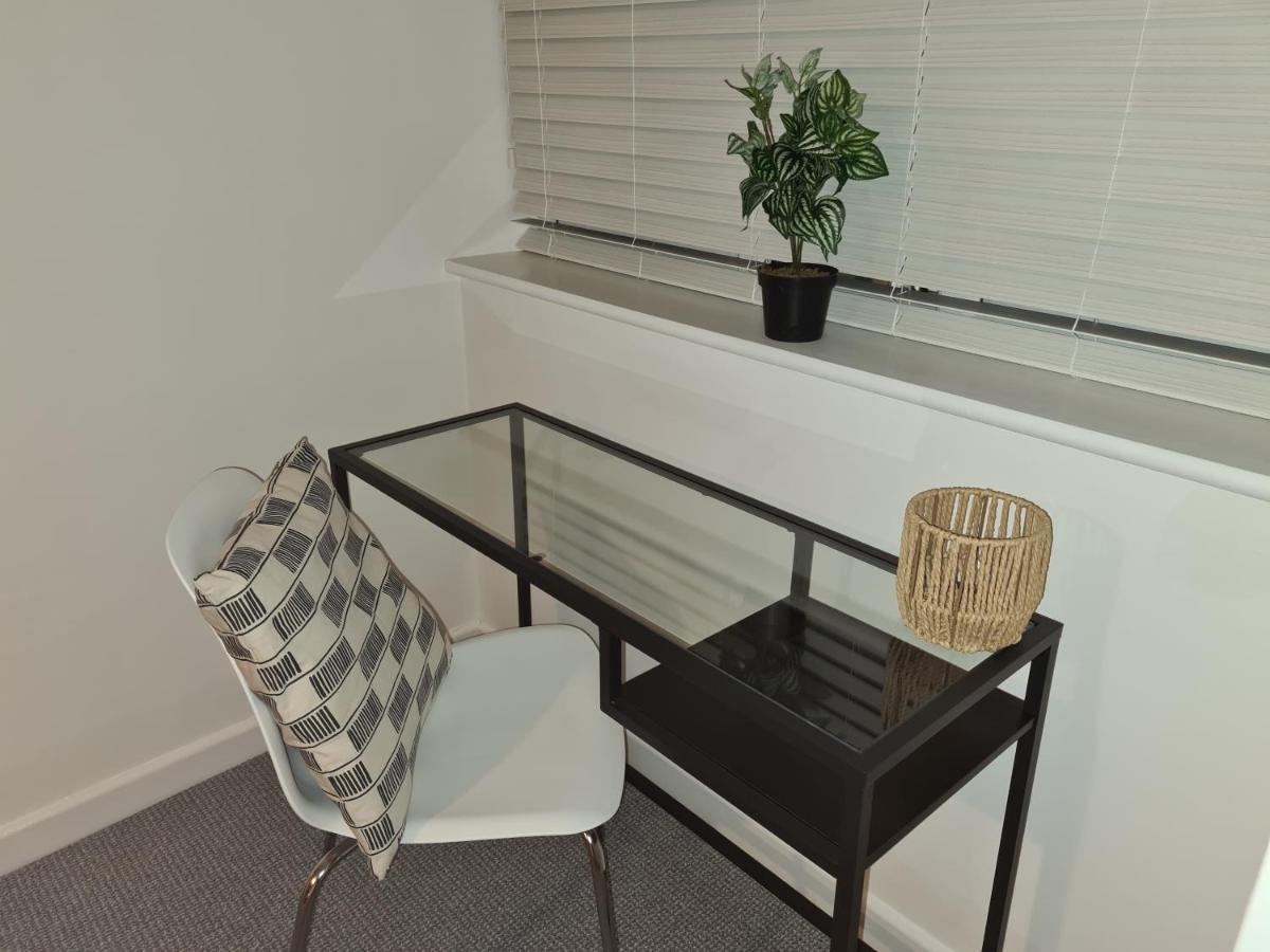 דירות Superb Modern Flat In Northampton, Parking &Ev מראה חיצוני תמונה